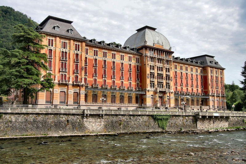 As fabulosas termas abandonadas aos pés dos Alpes italianos
