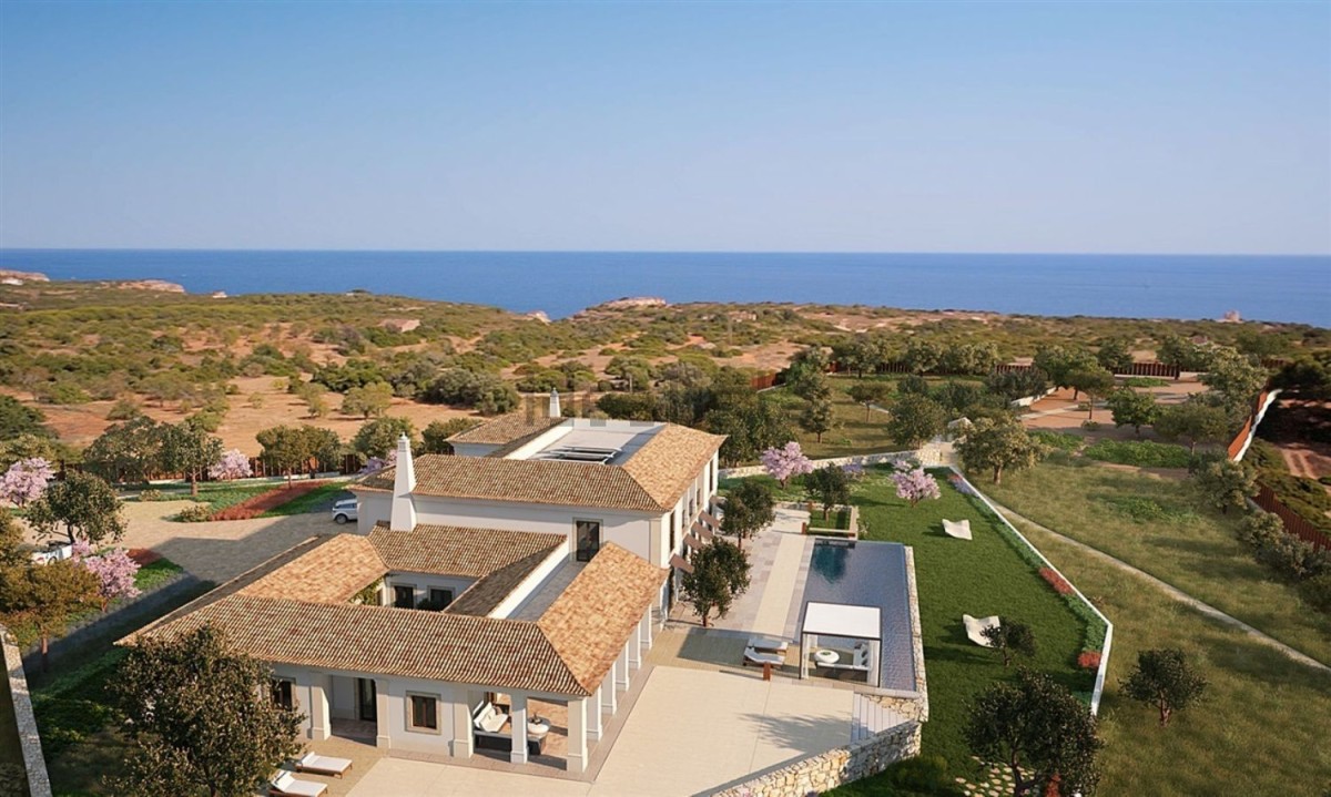 Esta espetacular propriedade está localizada em Lagoa e custa 5.500.000 euros. Esta espetacular propriedade está localizada em Lagoa e custa 5.500.000 euros.