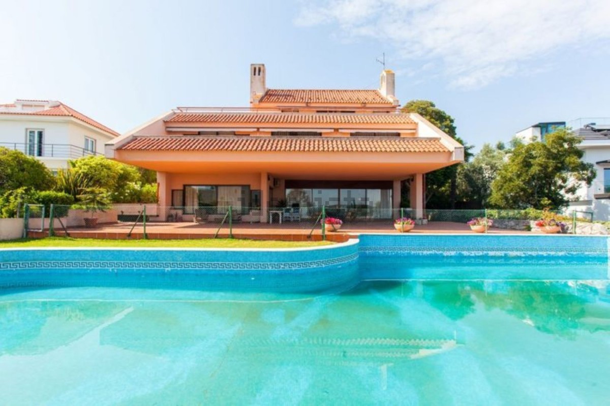 Esta espetacular mansão está localizada em Belém, Lisboa, e custa 2.900.000 euros.