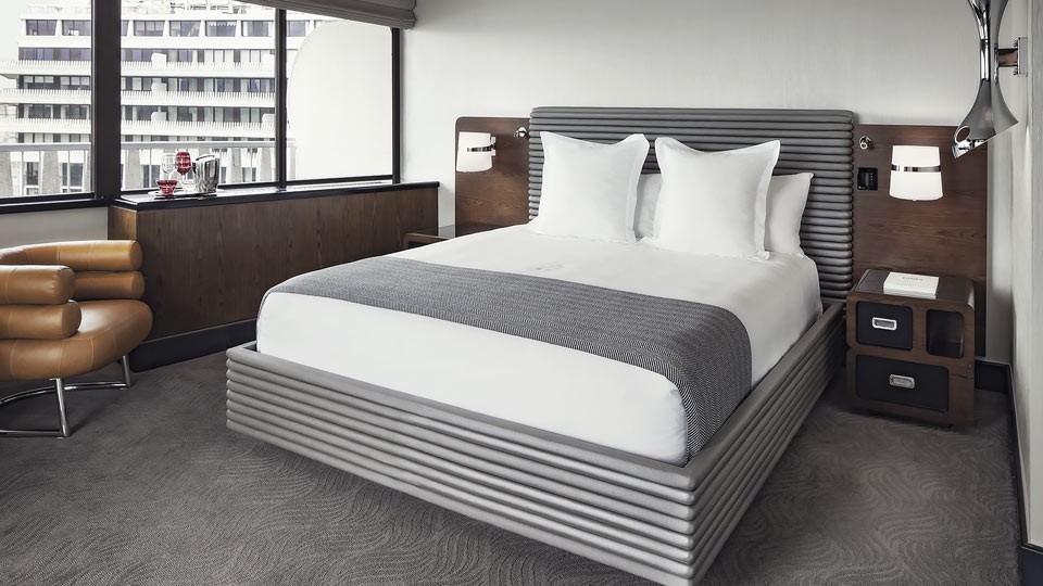 04_pr_watergate_hotel_premier_suite_a