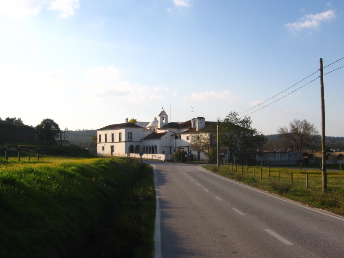 Quinta do Paço de Valverde, em Évora, é um dos edifícios que vai ser entregue a privados Quinta do Paço de Valverde, em Évora, é um dos edifícios que vai ser entregue a privados