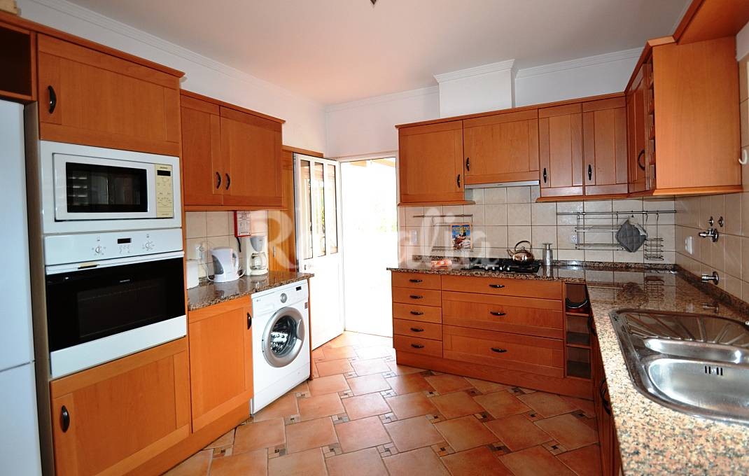 h.3453627.1070.680.0.ffffff.wm_.ea2410a2