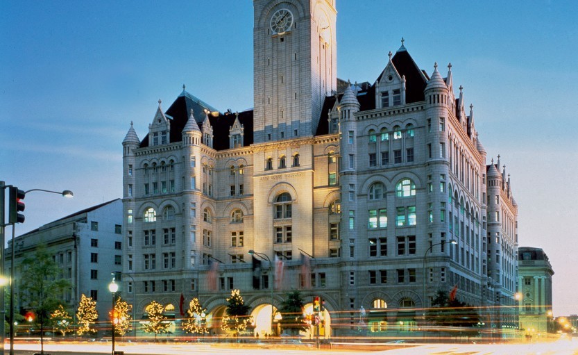 Trump Internacional Hotel visto da rua Imagem do Trump Internacional Hotel