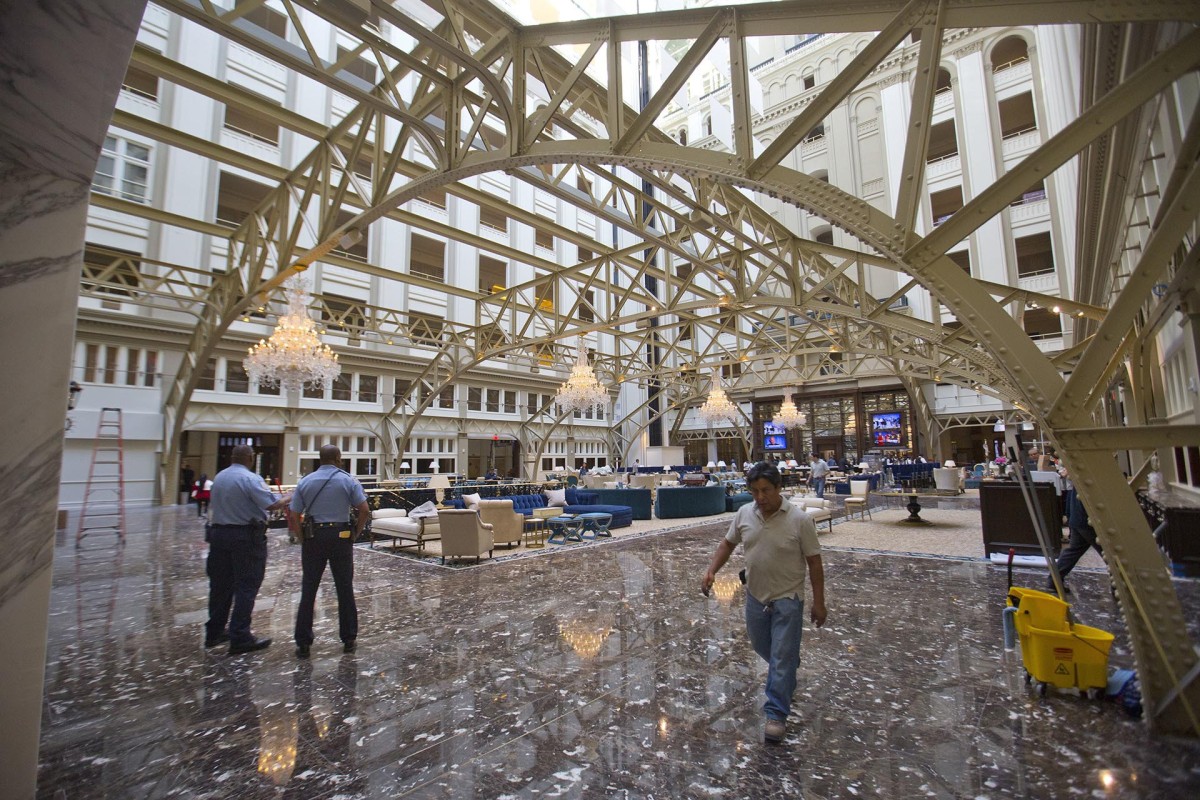 Os preparativos da abertura Imagem do Trump Internacional Hotel