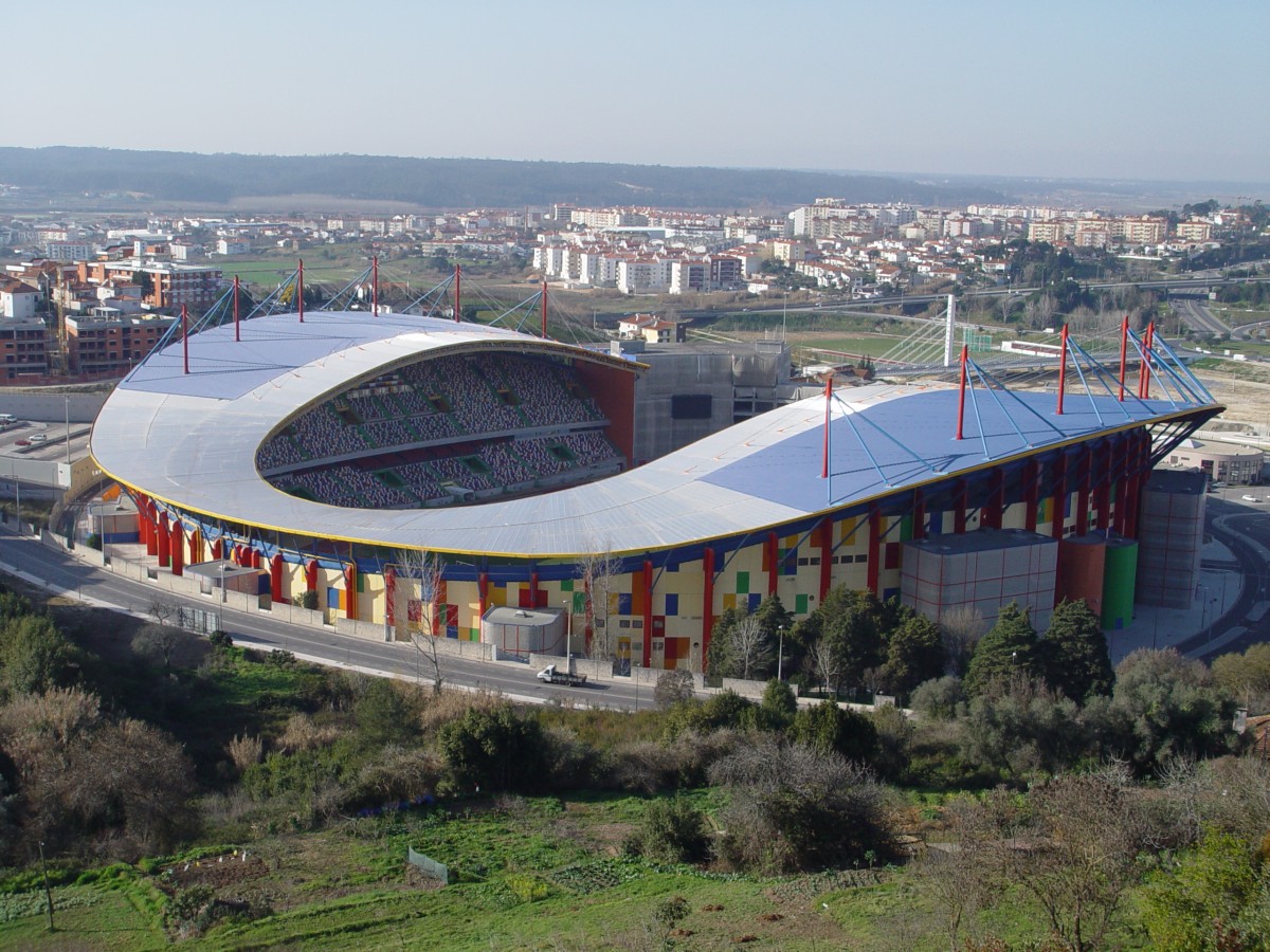 Estádio de Leiria continua no mercado, após venda falhada a investidor inglês