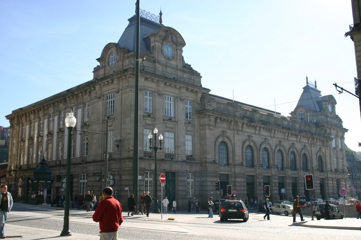 Time Out quer reabilitar Estação de S.Bento para abrir mercado no Porto