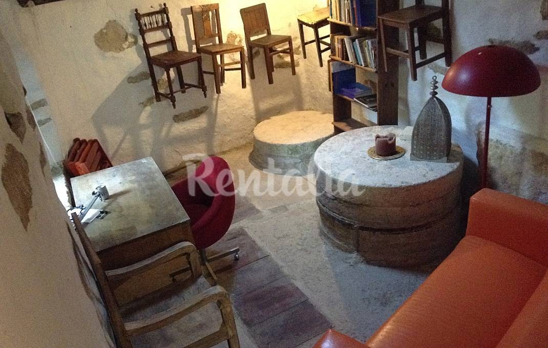 h.8141399.1070.680.0.ffffff.wm_.b1e68984