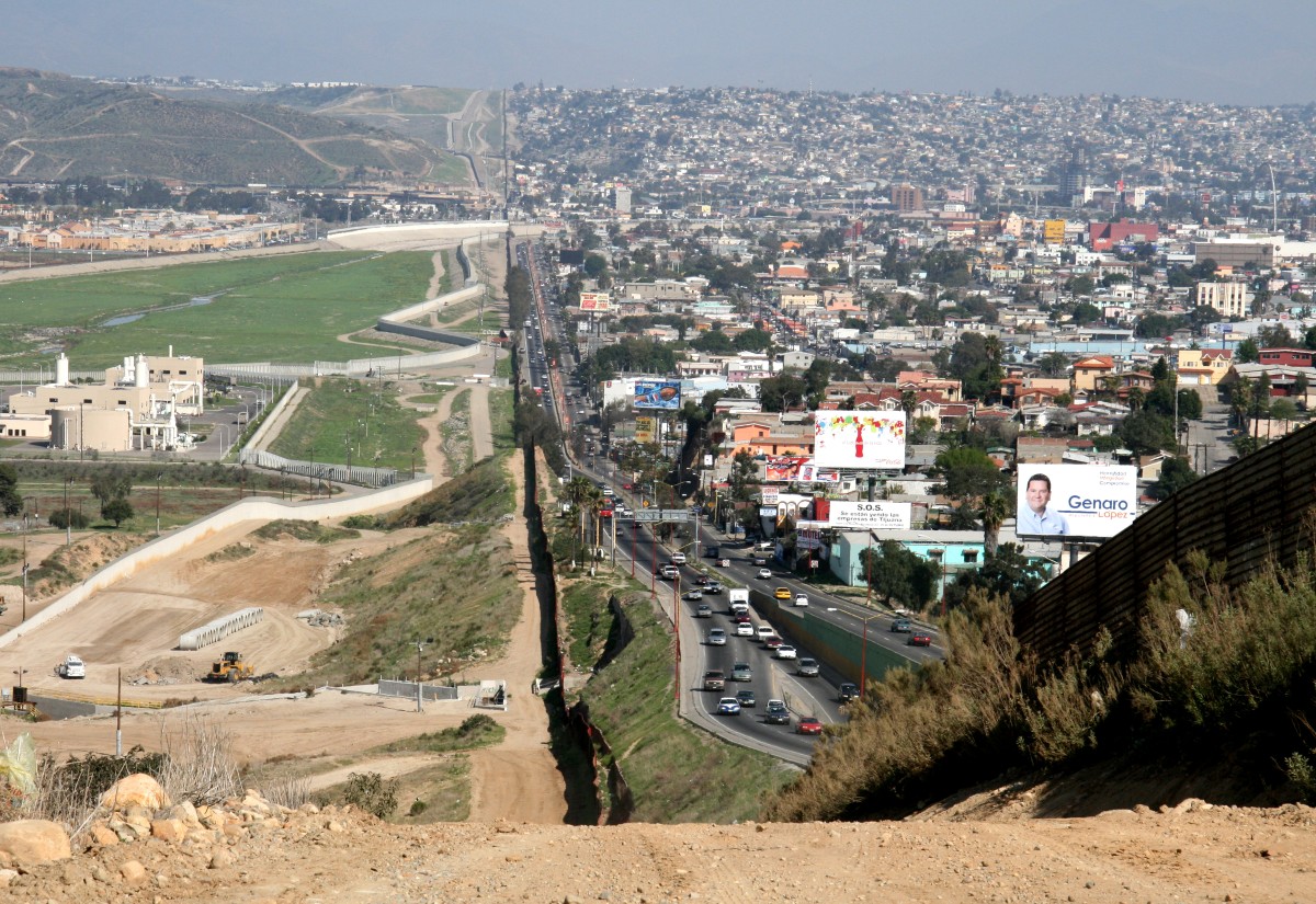 O muro de Trump para separar os EUA do México e outras 10 fronteiras blindadas