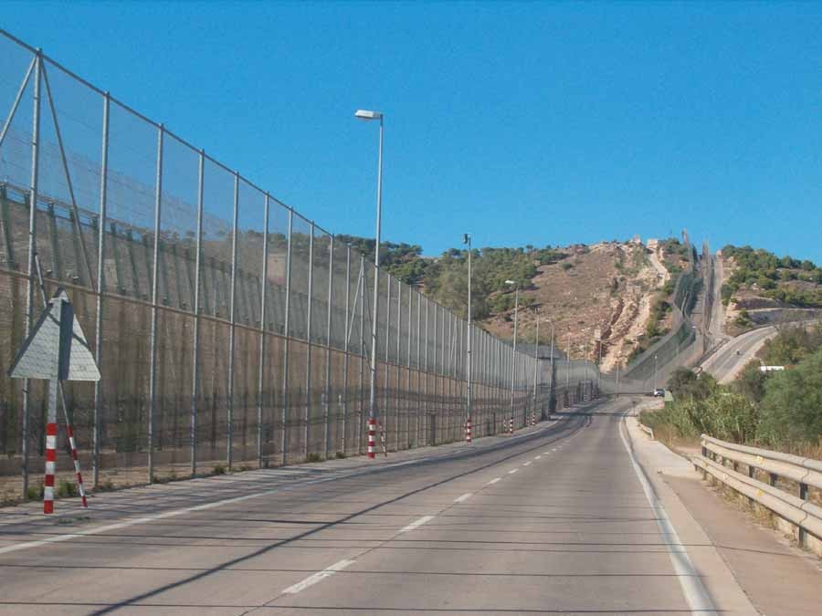Vedação de Ceuta e Melilla O muro de Trump para separar os EUA do México e outras 10 fronteiras blindadas