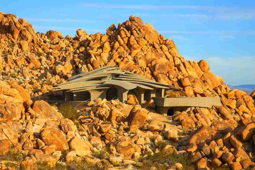 10 exemplos de construções arquitetónicas em rochas