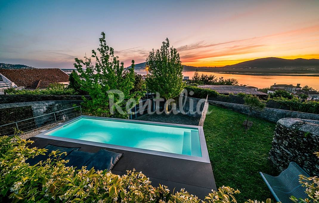 Casas de fim de semana: Os encantos de uma “caixinha de vidro” em Caminha 