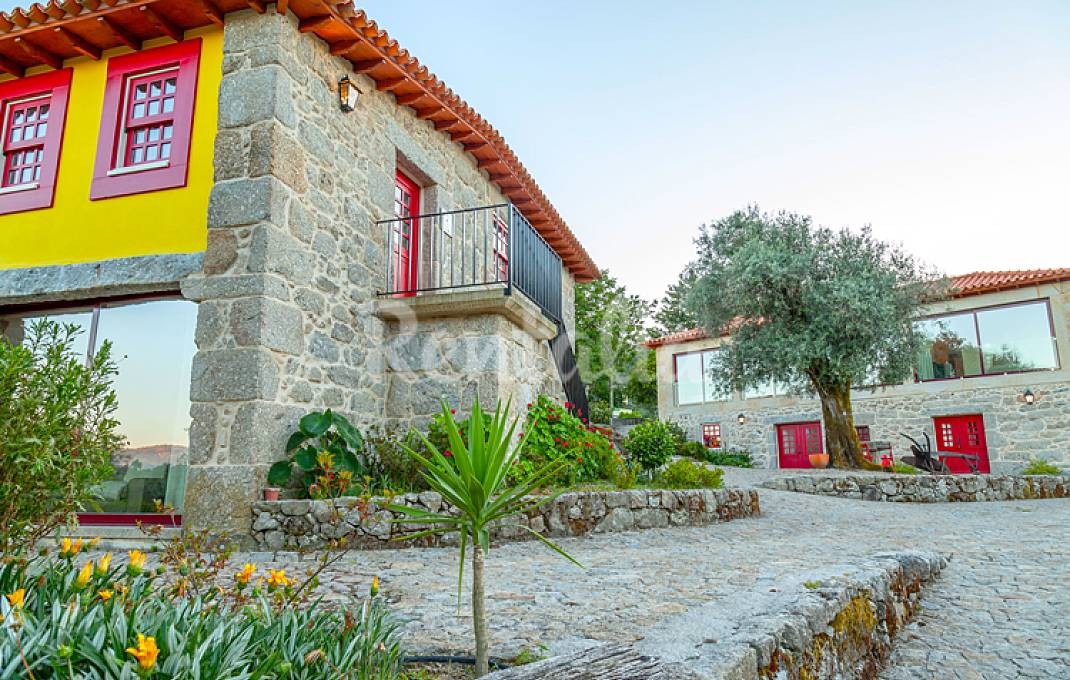 Casas de fim de semana: Refúgio de pedra com vista para a serra em Arcos de Valdevez 