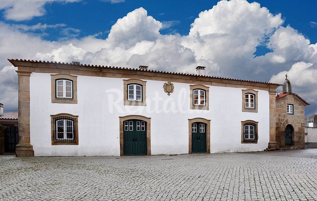 Casas de fim de semana: A magia de um solar oitocentista na Beira Alta 