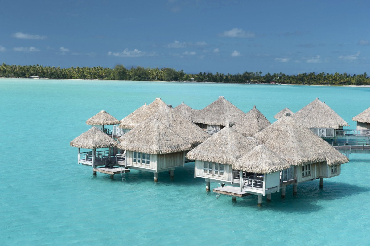str1743ex-124010-superior-over-water-villa