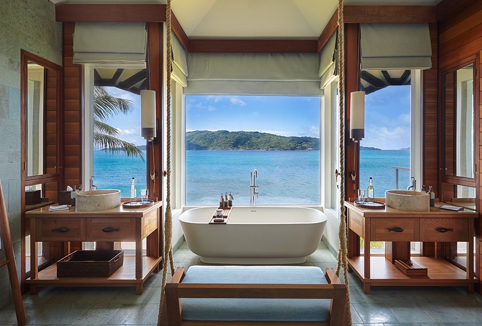 pool_villa_bathroom