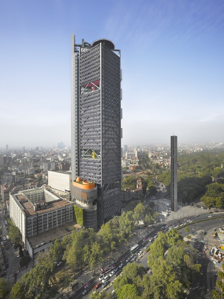 4 – Categoria Escritórios. BBVA Bancomer Tower/LEGORRETA+LEGORRETA & Rogers Stirk Harbour + Partners 4