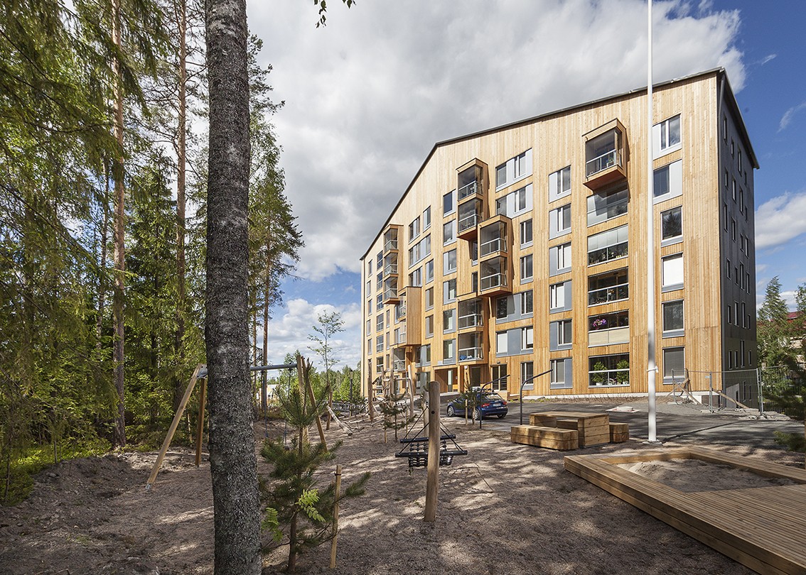 Puukuokka Housing Block (casas de madeira). Jyväskylä, Finlândia. OOPEAA. @Mikko Auerniity finlandia-casas-madera