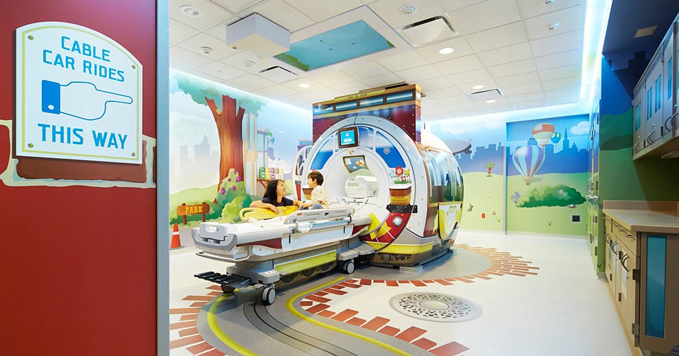 UCSF Benioff Children's Hospital (São Francisco, EUA) Quando a decoração serve para fazer mais felizes as crianças hospitalizadas