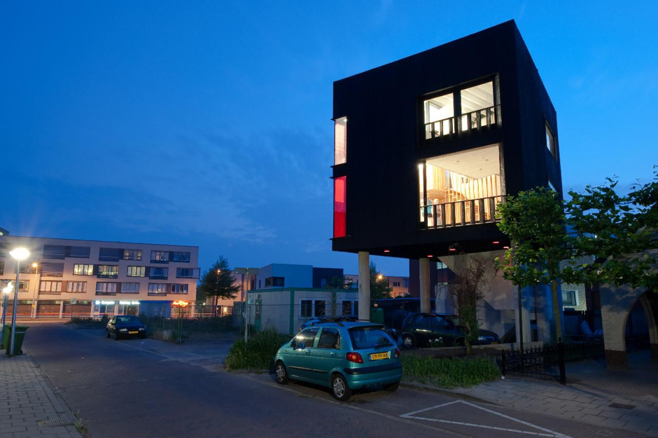 Um extra de privacidade urbana: Holanda 10 casas que parecem levitar e desafiam as leis da gravidade