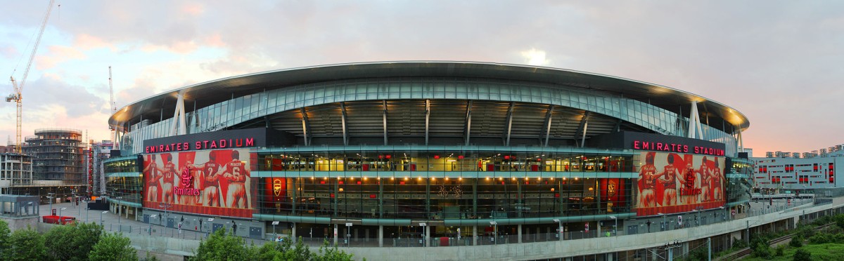 Emirates Stadium, estádio do Arsenal emirates_stadium_east_side_at_dusk