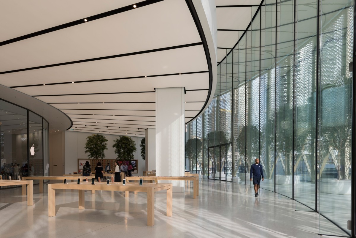 apple-dubai-mall-foster-partners-architecture-retail-uae_dezeen_2364_col_2