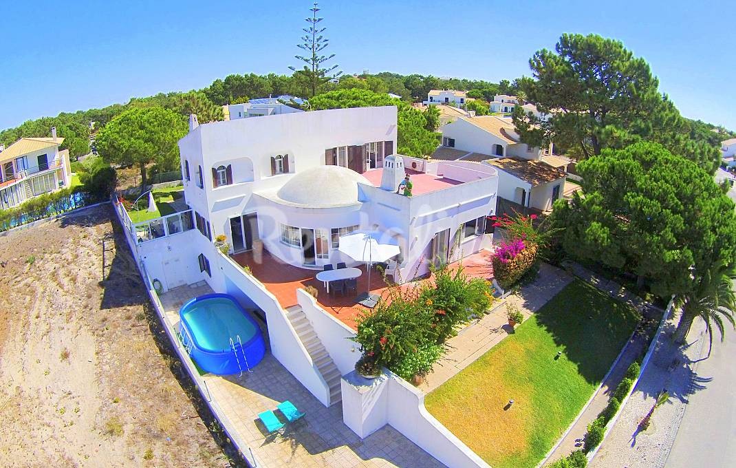 Casas de fim de semana: Um pequeno paraíso com vista para o mar em Troia