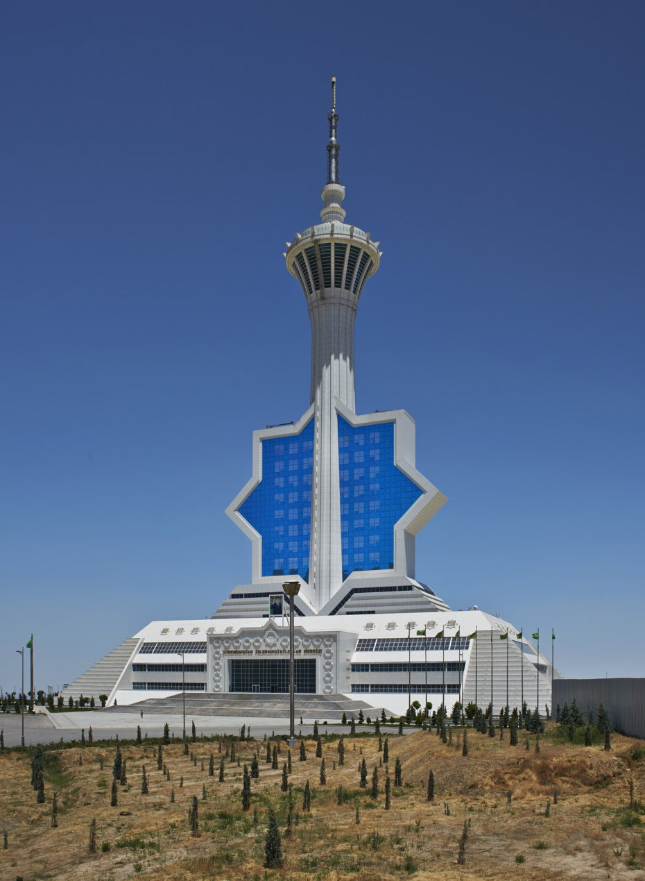 imp_ashgabat_turkmenistan_tower_2015frankherfort