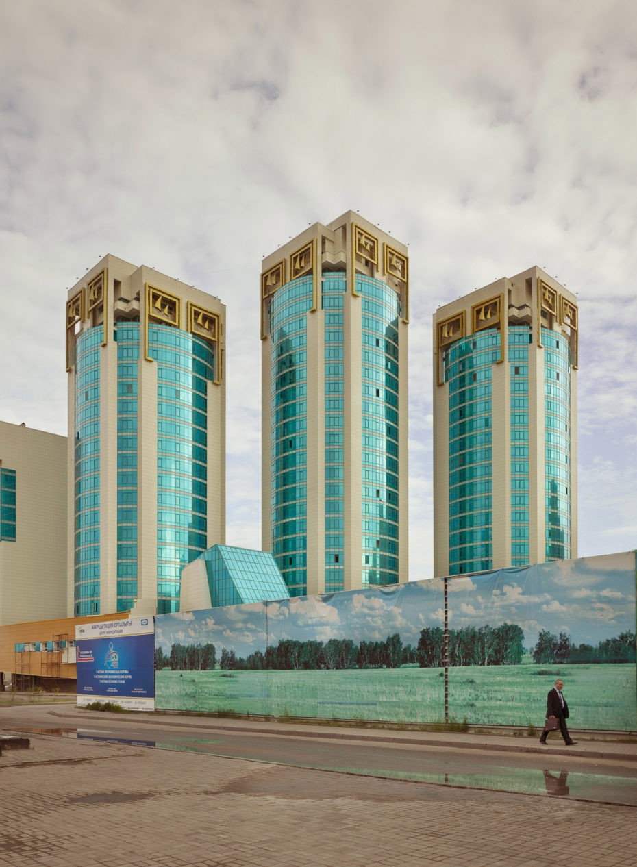 imp_lazurny_kvartal_astana_2012frankherfort