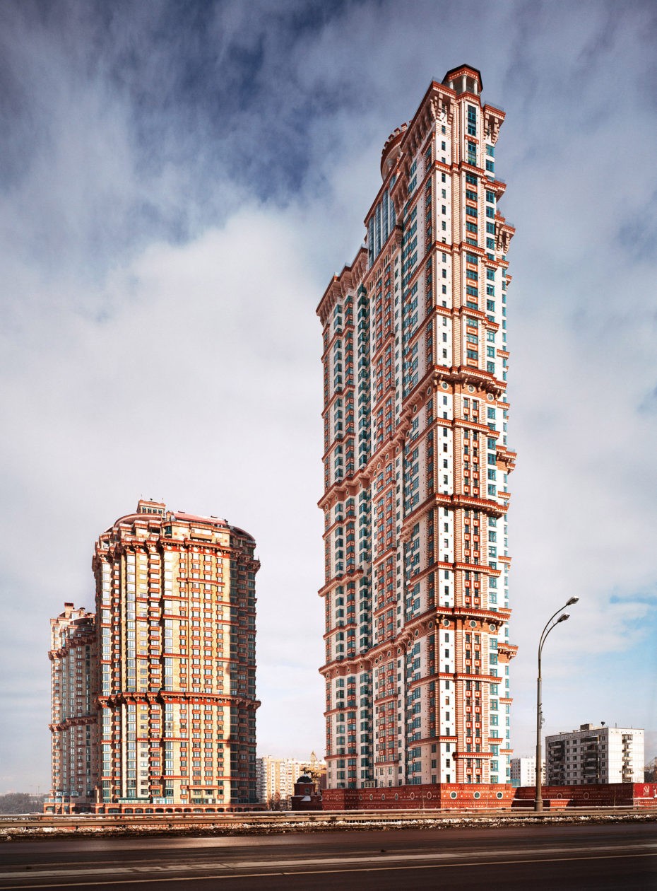 imp_red_sail_buildingfrankherfort