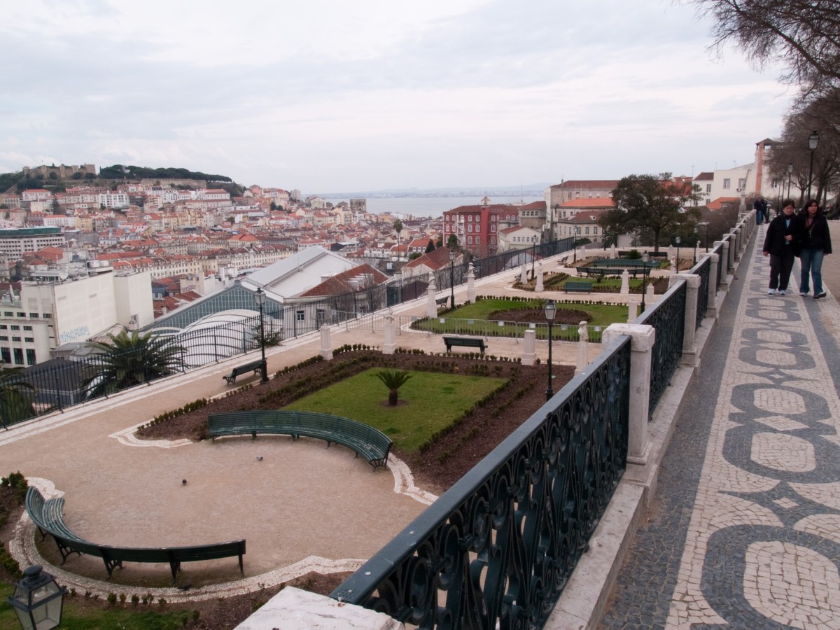 São Pedro de Alcântara: Um dos mais visitados miradouros de Lisboa vai ter obras urgentes