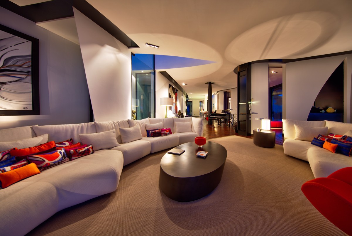 Esta impressionante casa em forma de barco está à venda