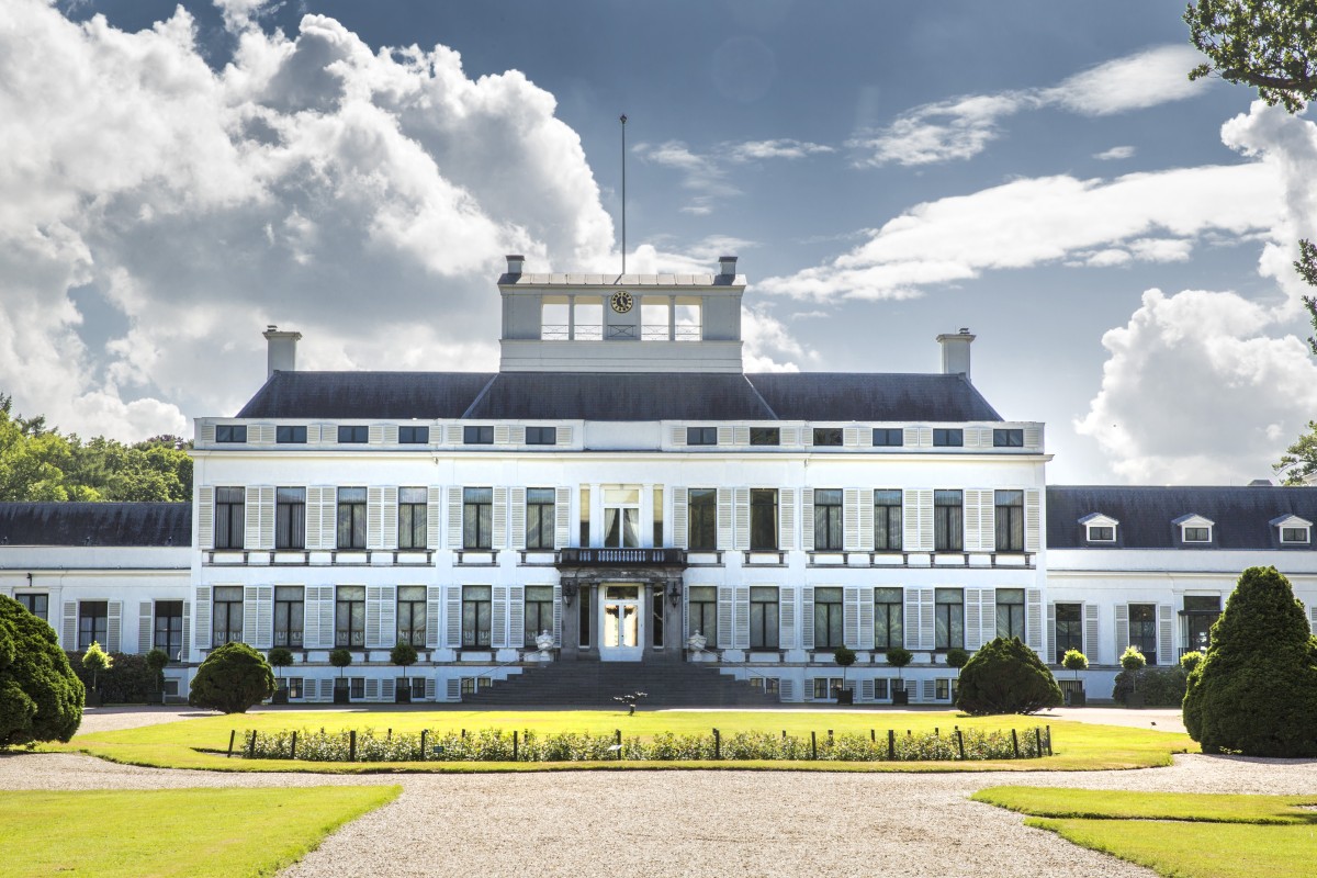 A beleza de um antigo palácio real holandês transformado em hotel de luxo 