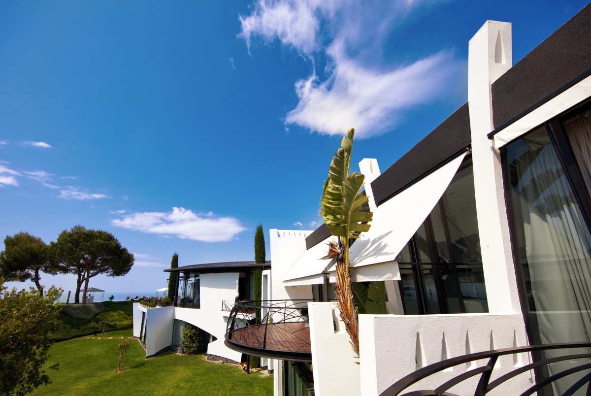 Esta impressionante casa em forma de barco está à venda