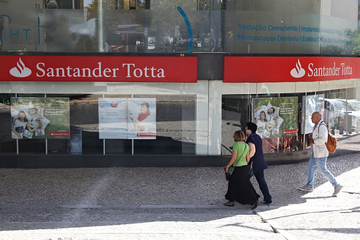 Casas de bancos: 124 imóveis do Santander Totta vendidos em leilão por oito milhões