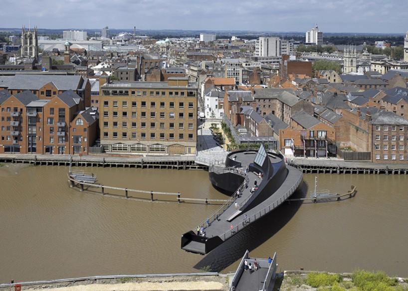 scale_lane_bridge_by_mcdowellbenedetti_in_hull-timothy-soar
