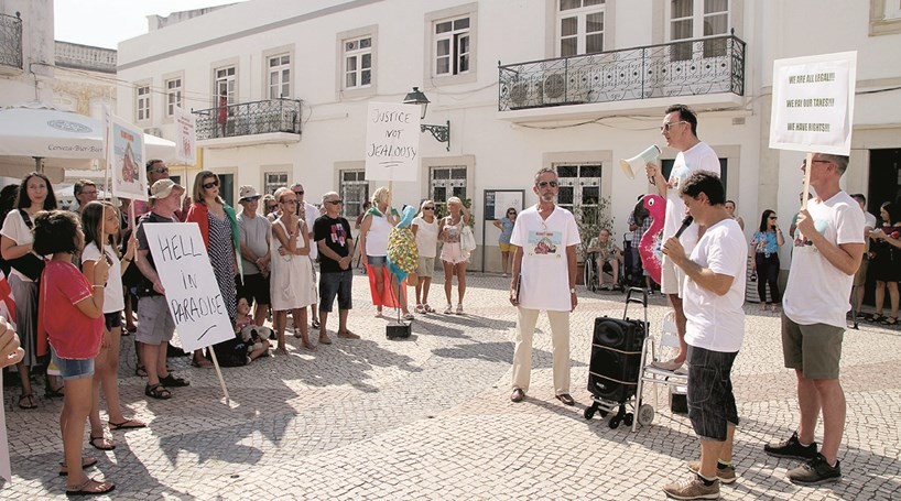 Casa de luxo em vias de ser demolida em Olhão, por diferendo entre autarquia e Ambiente