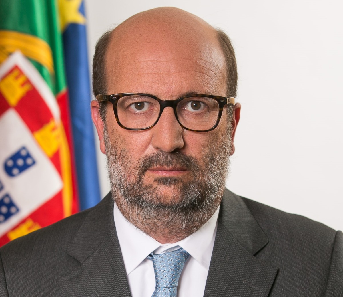 Governo promete "dar" 170 mil casas para a classe média em oito anos 