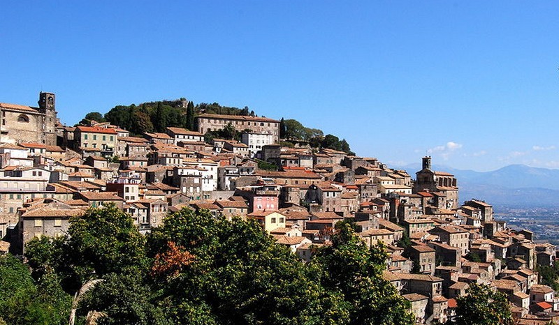 A iniciativa que virou moda: em Itália estão à venda casas por um euro (se as reabilitares) 