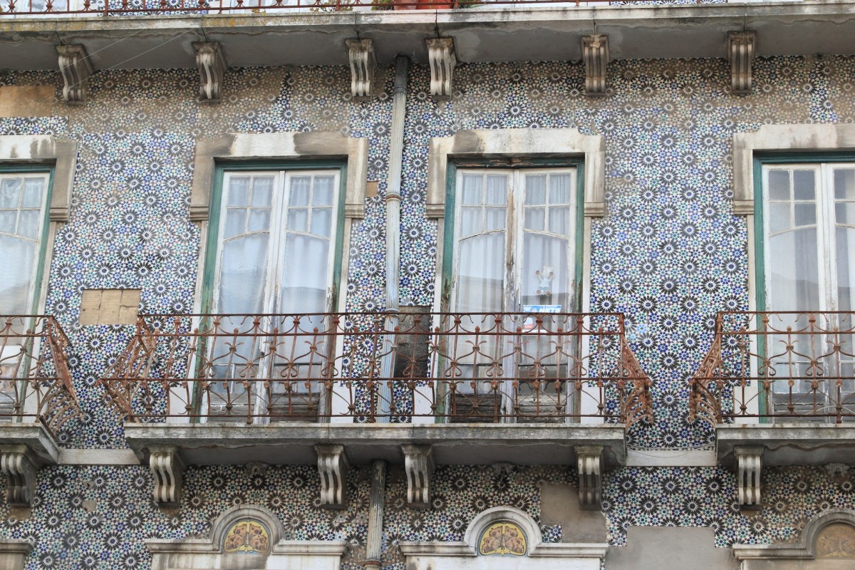 Demolição de fachadas com azulejos está proibida em todo o país 