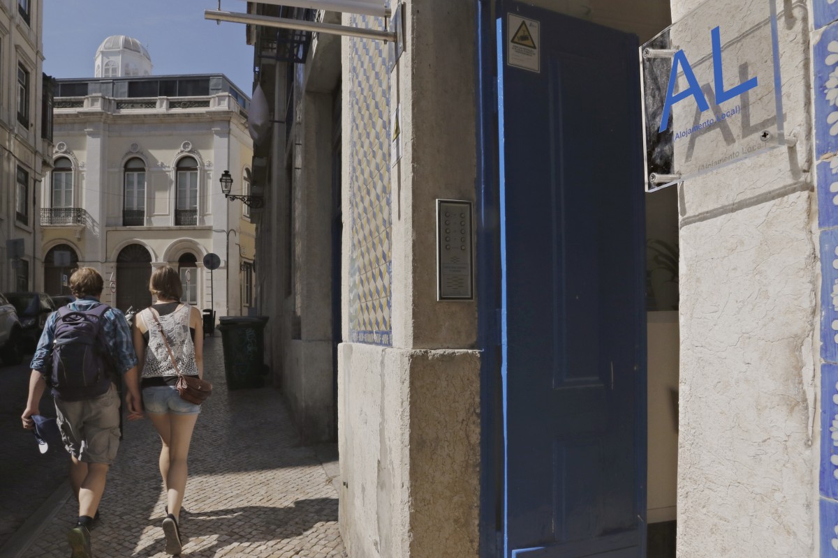 Casas para turistas: Governo pondera limitar Alojamento Local em Lisboa 