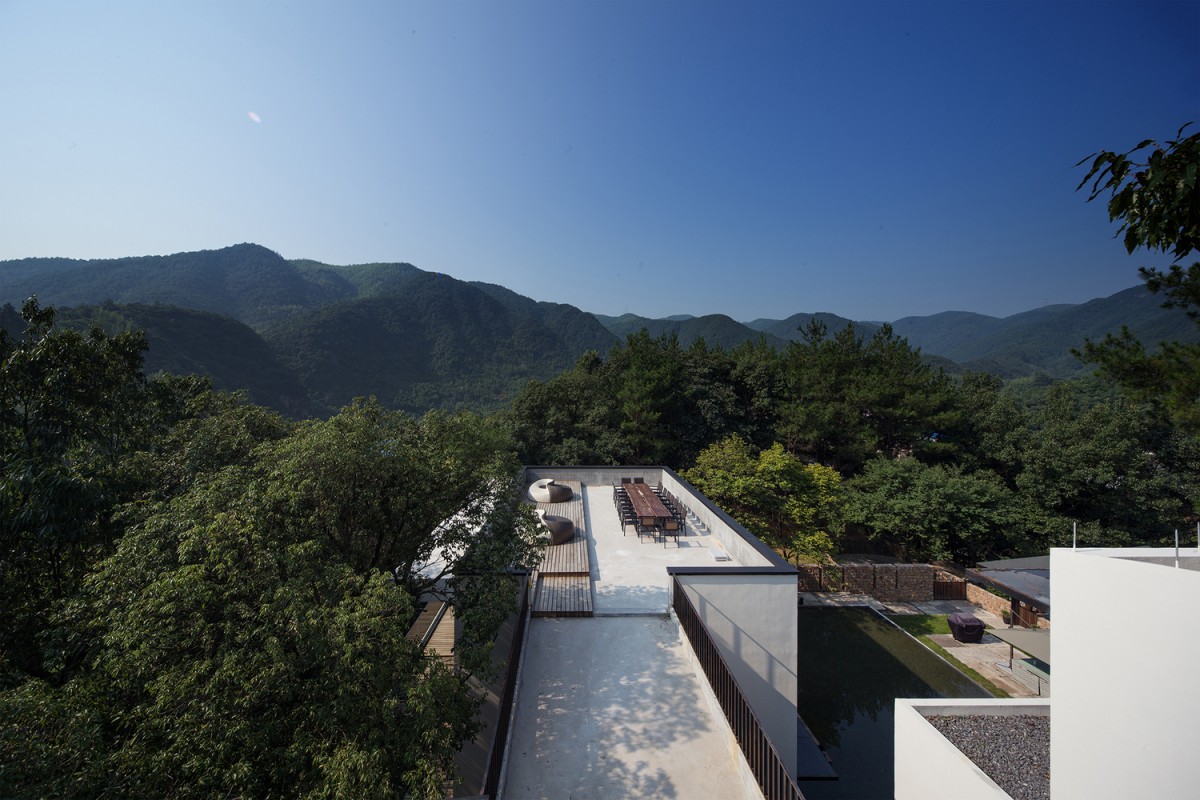 Um hotel perdido no meio da floresta chinesa... que é um verdadeiro templo zen 