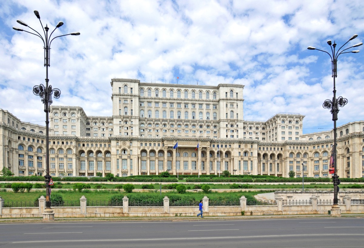 3 – Palace of the Parliament, Bucareste (Roménia): 2.544 milhões de euros palace_parliament-bucharest_flickr-dennis-jarvis