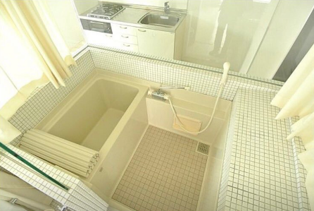 Uma casa de banho 360º no meio da casa japon7
