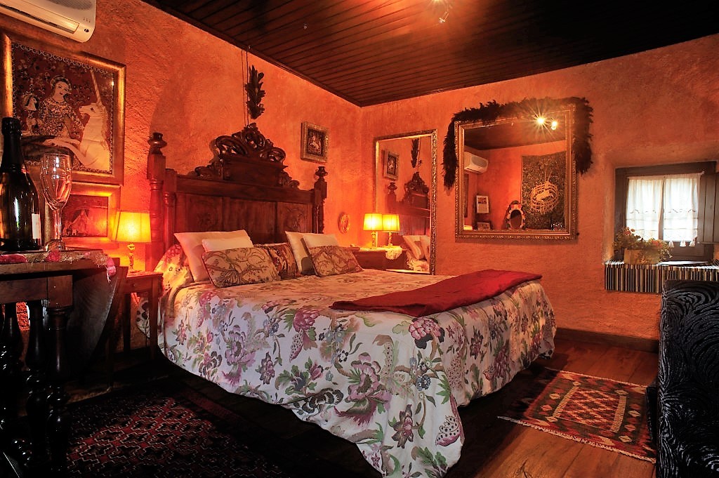 Quartos decorados com um certo ar surrealista