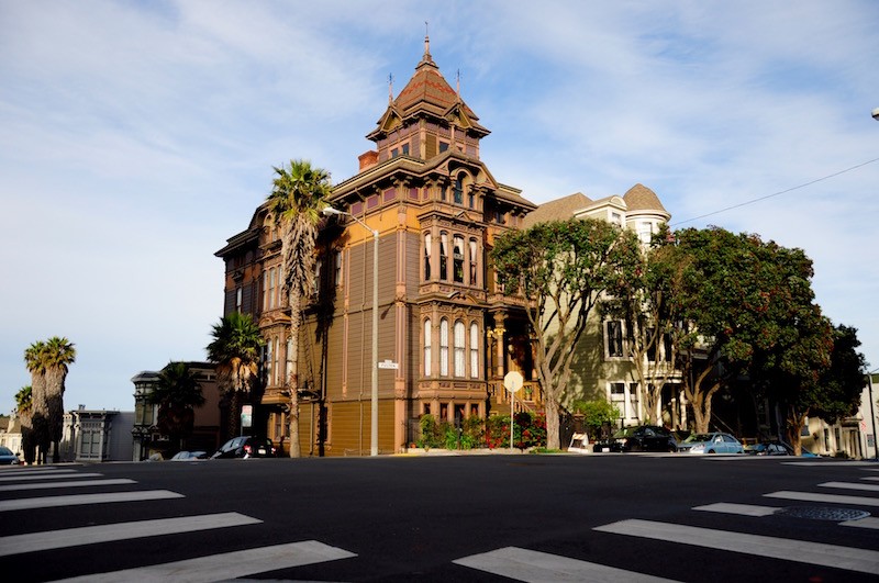 Transformou a casa de São Francisco num museu da Família Addams que... vale milhões