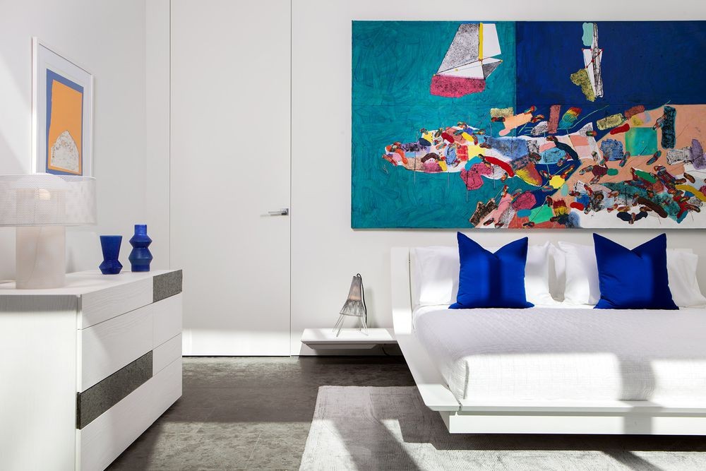 A decoração é simples e minimalista