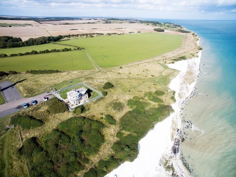 Vistas infinitas? Sim, nestas casas de luxo que desafiam o medo das alturas