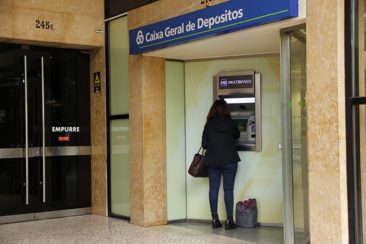 ... E arrecadou 338 milhões com a venda de mais de 3.000 imóveis