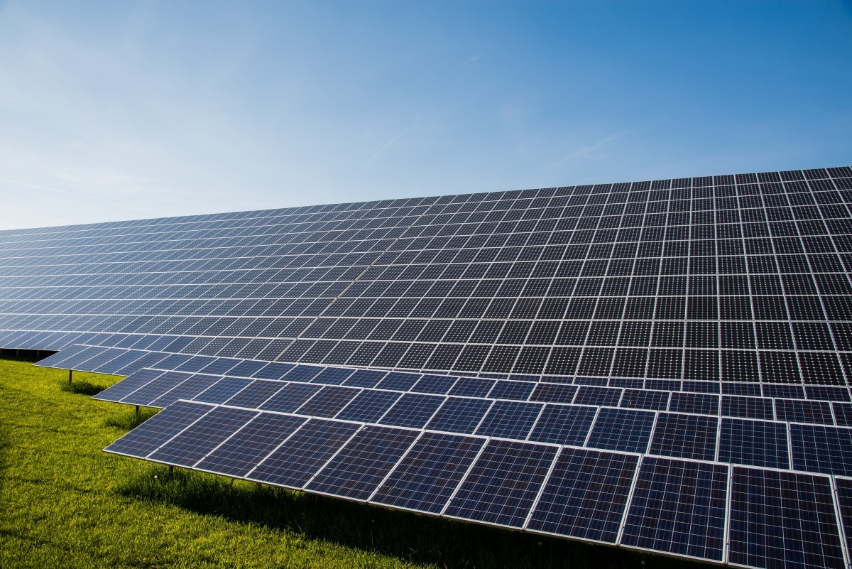 Governo dá luz verde a seis centrais fotovoltaicas no Alentejo e Algarve