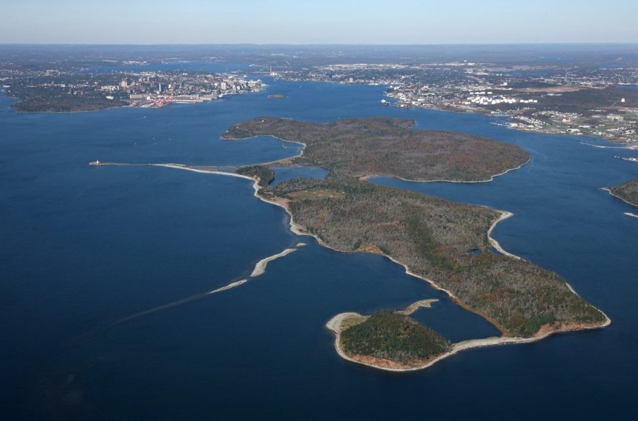 mcnabsisland-cover-oct-2007-1600x1055-930x613